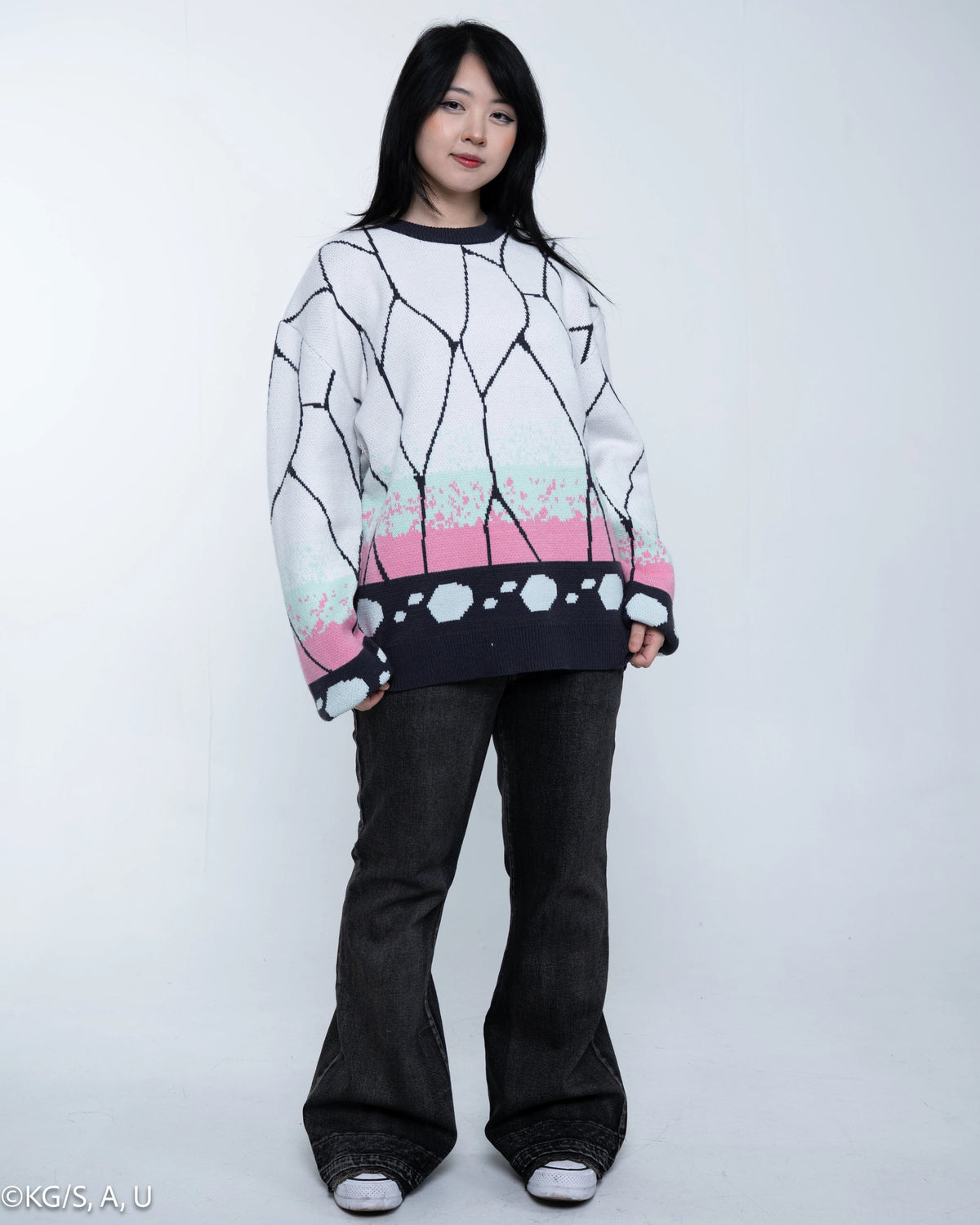 Demon Slayer: Kimetsu no Yaiba Shinobu Jumper - model wearing